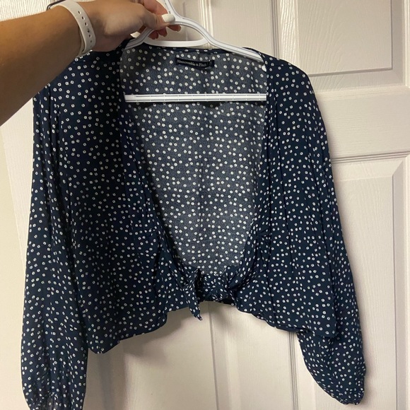 Abercrombie tie front blouse - Picture 3 of 4